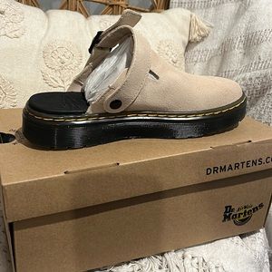 !! BRAND NEW Carlson Doc Martens clog !!